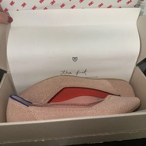 NWT | Rothy's | RARE | Rose Metallic Point | Size 7 - Picture 4 of 4
